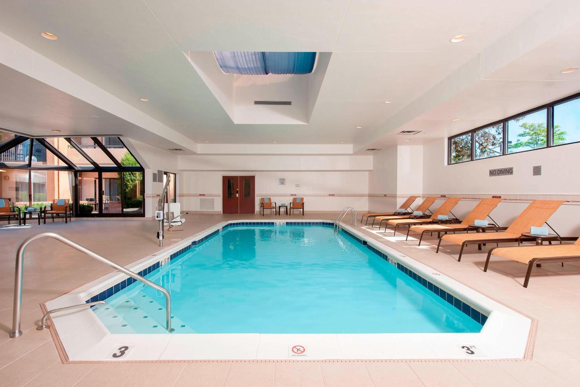Courtyard Chicago Glenview/Northbrook Exterior foto