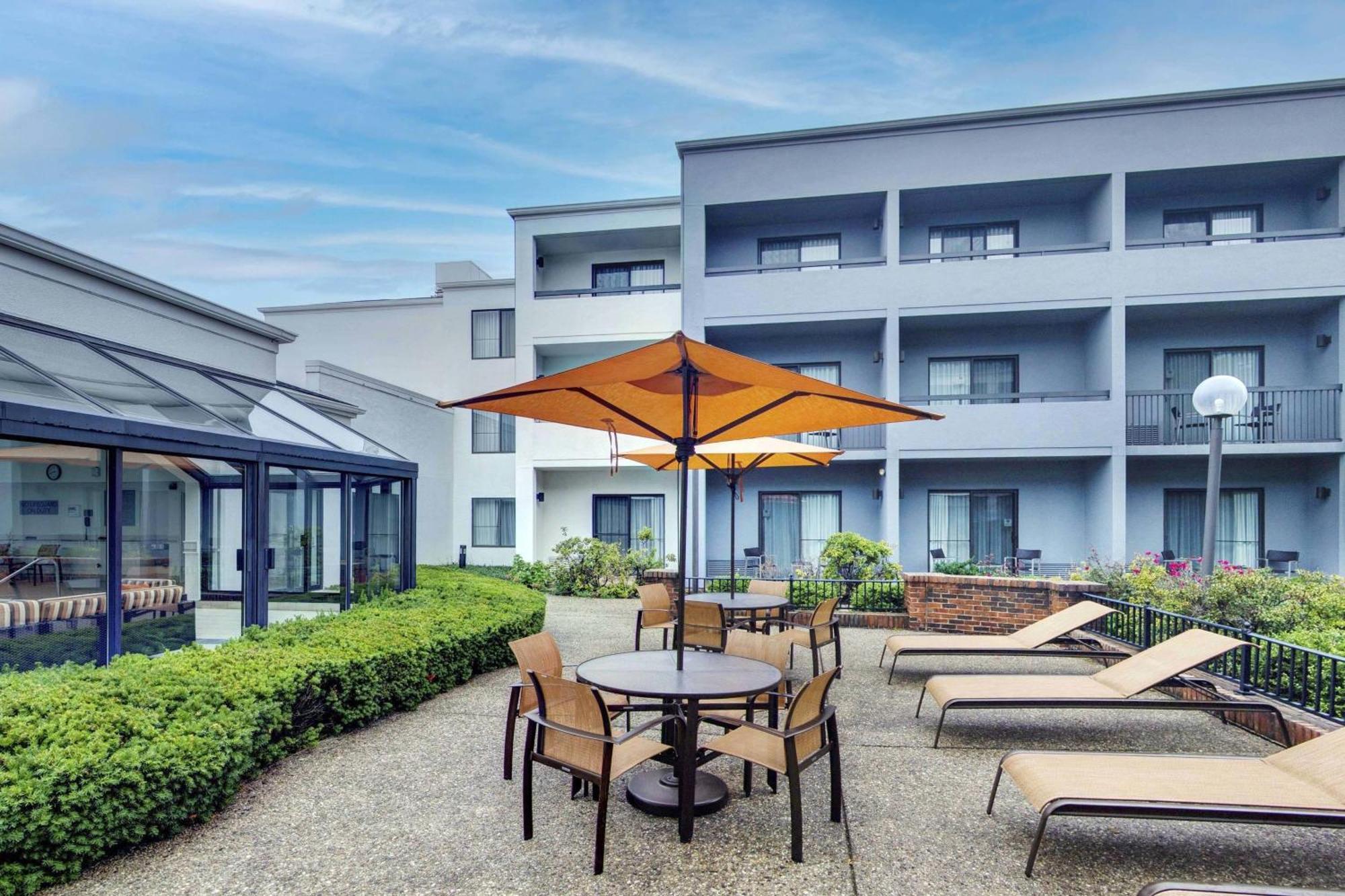 Courtyard Chicago Glenview/Northbrook Exterior foto