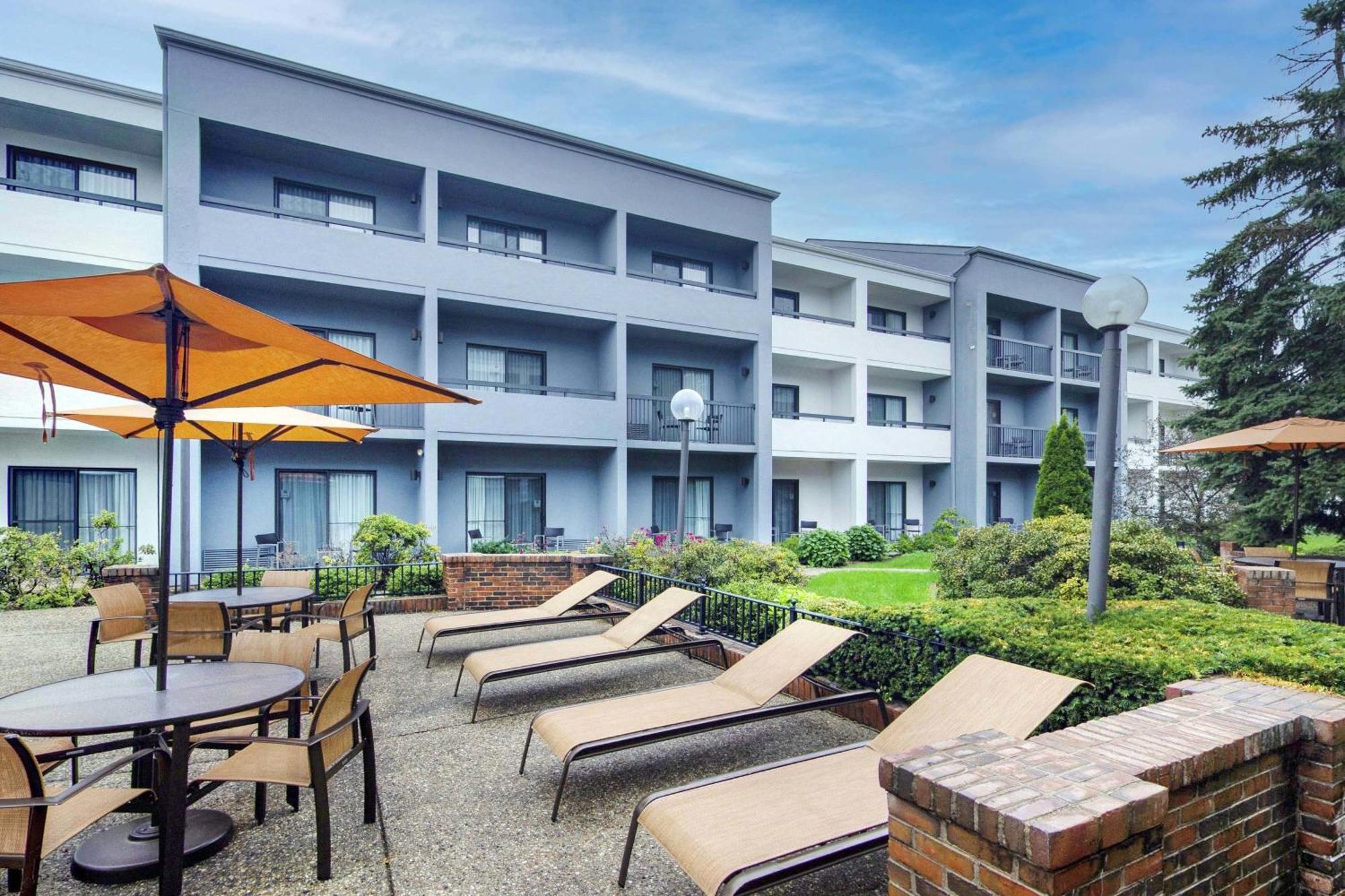Courtyard Chicago Glenview/Northbrook Exterior foto