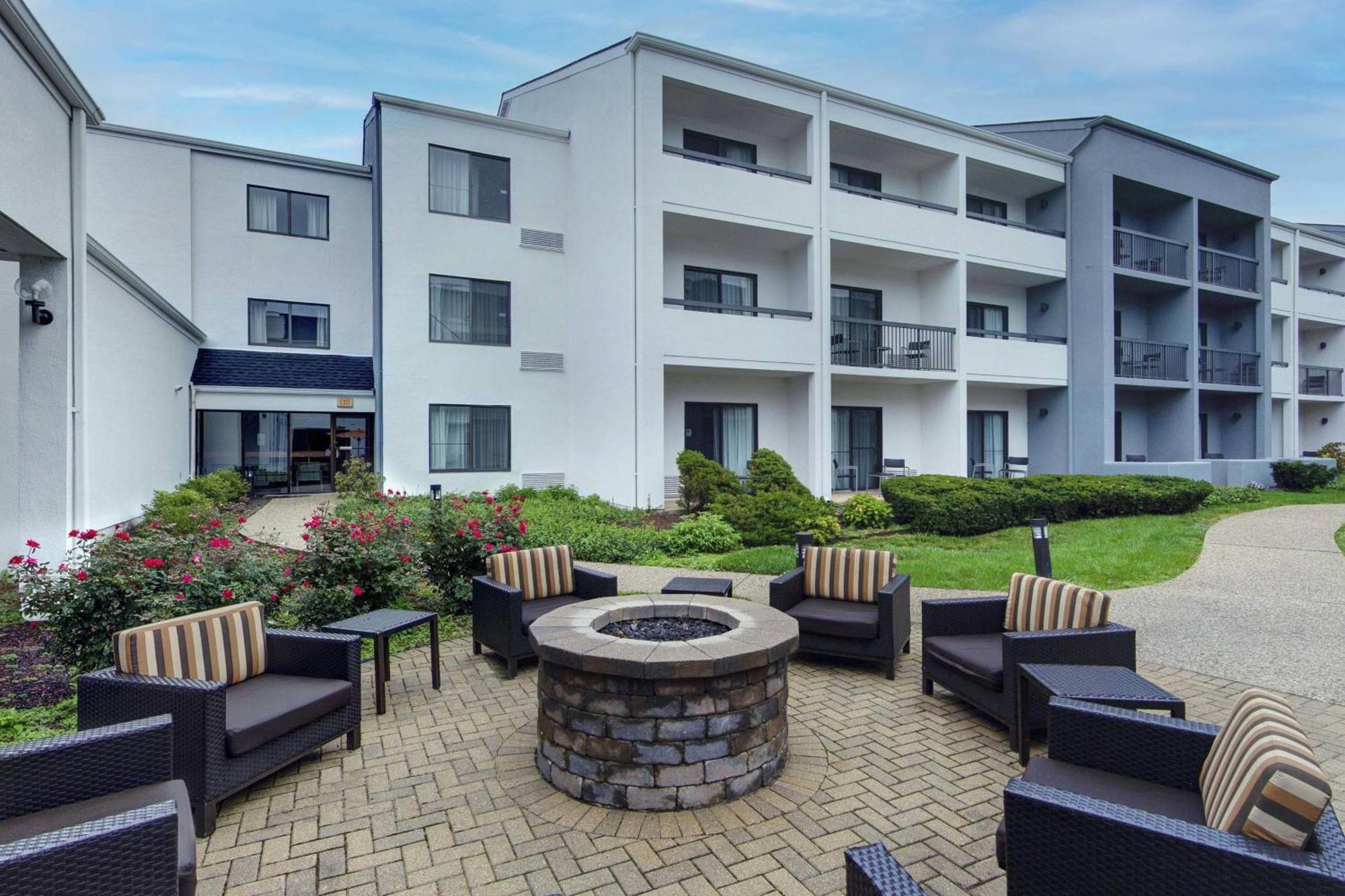 Courtyard Chicago Glenview/Northbrook Exterior foto