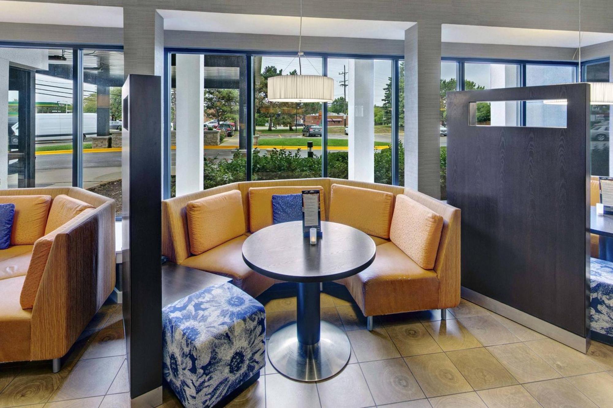 Courtyard Chicago Glenview/Northbrook Exterior foto